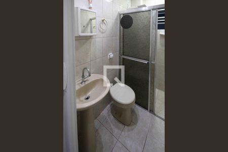 Banheiro de casa para alugar com 1 quarto, 50m² em Fazenda da Juta, São Paulo