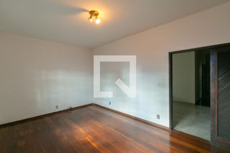Casa à venda com 3 quartos, 220m² em Santa Branca, Belo Horizonte