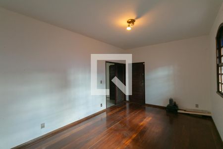 Casa à venda com 3 quartos, 220m² em Santa Branca, Belo Horizonte