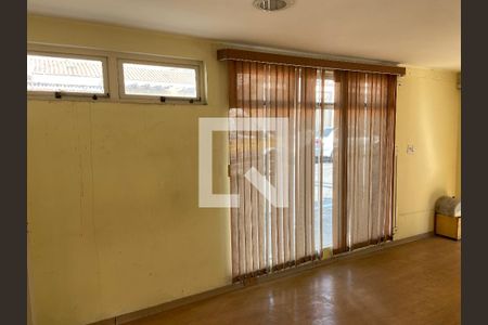 Sala de casa à venda com 4 quartos, 250m² em Ferreira, São Paulo