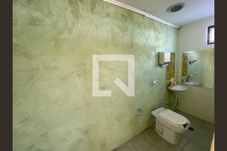 Sala - Banheiro de casa à venda com 4 quartos, 250m² em Ferreira, São Paulo