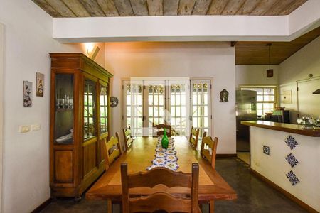 Casa à venda com 3 quartos, 300m² em Itaipu, Niterói