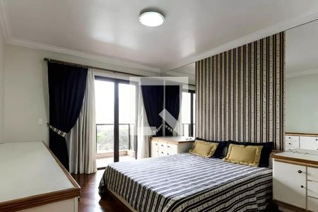Casa à venda com 8 quartos, 250m² em Moema, São Paulo