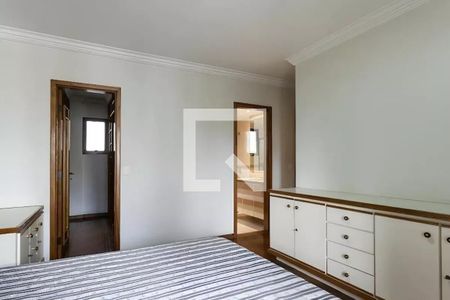 Casa à venda com 8 quartos, 250m² em Moema, São Paulo