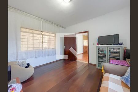 Casa à venda com 3 quartos, 131m² em Vila Dalva, São Paulo
