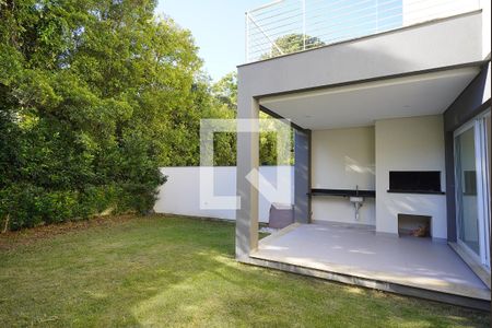 Pátio fundos de casa de condomínio para alugar com 3 quartos, 276m² em Pedra Redonda, Porto Alegre