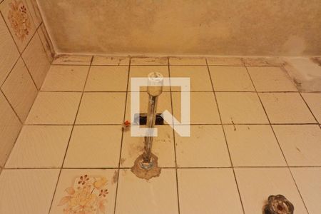 Banheiro de casa para alugar com 1 quarto, 80m² em Vila Zat, São Paulo