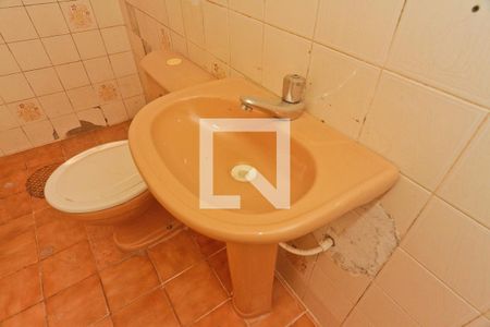 Banheiro de casa para alugar com 1 quarto, 80m² em Vila Zat, São Paulo