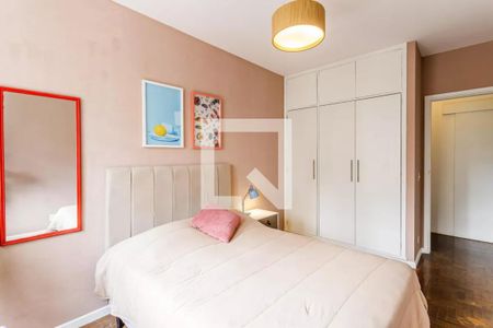 Quarto com cama simples, com um espelho e duas pinturas na parede, com uma porta de entrada e uma porta de saída. de apartamento à venda com 3 quartos, 105m² em Jardim America III, Várzea Paulista