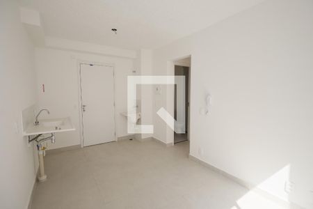 Sala / Cozinha / Tanque  de apartamento para alugar com 2 quartos, 32m² em Vila Maria, São Paulo