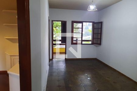 Casa à venda com 8 quartos, 350m² em Pendotiba, Niterói