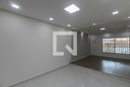 Casa à venda com 3 quartos, 154m² em Vila Lucia, São Paulo