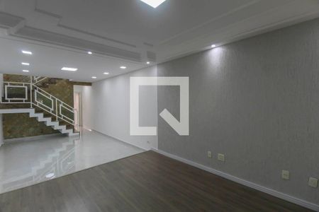 Casa à venda com 3 quartos, 154m² em Vila Lucia, São Paulo