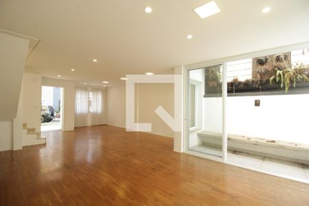 Sala de casa de condomínio para alugar com 3 quartos, 120m² em Perdizes, São Paulo