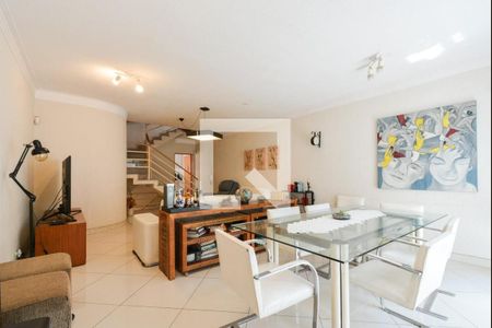 Casa à venda com 4 quartos, 214m² em Mirandópolis, São Paulo