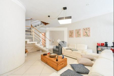 Casa à venda com 4 quartos, 214m² em Mirandópolis, São Paulo