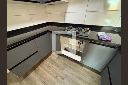 Cozinha de casa para alugar com 2 quartos, 77m² em Itaquera, São Paulo