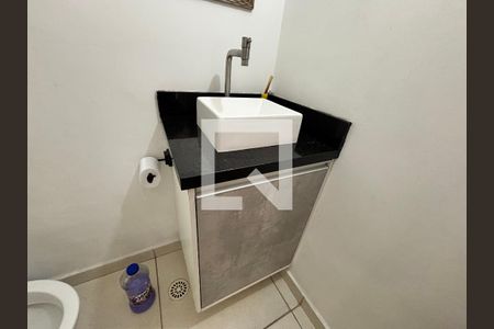 Banheiro 1 de casa para alugar com 2 quartos, 77m² em Itaquera, São Paulo