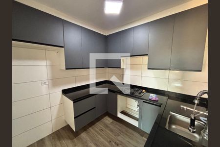 Cozinha de casa para alugar com 2 quartos, 77m² em Itaquera, São Paulo