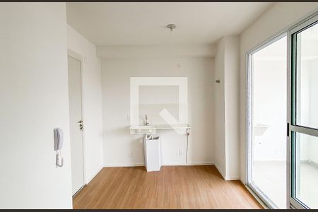 Sala /cozinha  de apartamento para alugar com 2 quartos, 36m² em Jardim Danfer, São Paulo