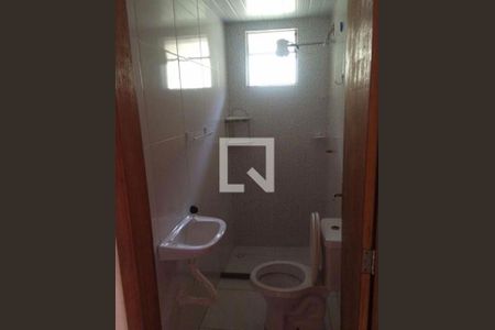 Banheiro de apartamento para alugar com 1 quarto, 25m² em Valparaíso, Petrópolis