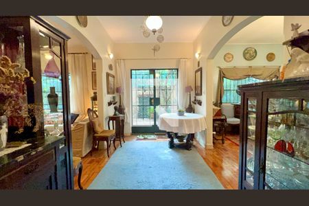 Hall de casa para alugar com 6 quartos, 575m² em Jardim Paulistano, São Paulo