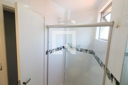 Banheiro de apartamento para alugar com 1 quarto, 50m² em Vila Osasco, Osasco