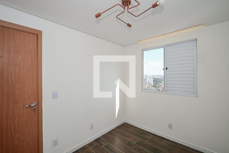 Quarto 1 de apartamento para alugar com 2 quartos, 43m² em Vila Suzana, São Paulo