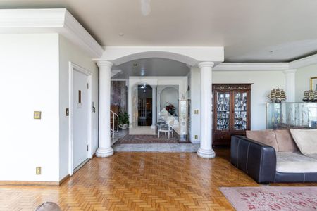 Sala de Estar de casa à venda com 4 quartos, 1360m² em Pacaembu, São Paulo