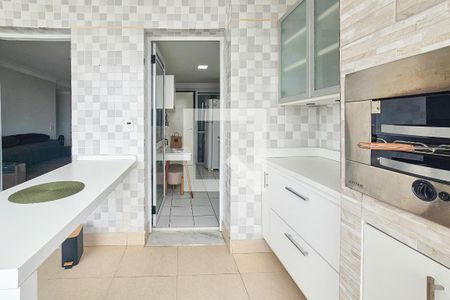 Apartamento para alugar com 3 quartos, 118m² em Jardim Asturias, Guarujá