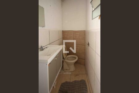 Banheiro de casa à venda com 1 quarto, 70m² em Fazenda da Juta, São Paulo