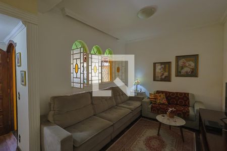 Casa à venda com 4 quartos, 240m² em Caiçara-adelaide, Belo Horizonte