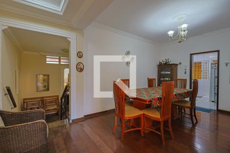 Casa à venda com 4 quartos, 240m² em Caiçara-adelaide, Belo Horizonte