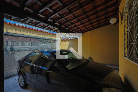 Casa à venda com 4 quartos, 240m² em Caiçara-adelaide, Belo Horizonte