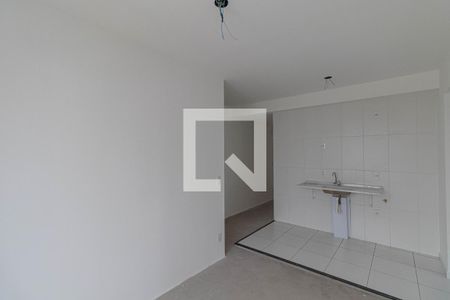 Sala/Cozinha/Área de Serviço  de apartamento para alugar com 2 quartos, 39m² em Jardim Maringa, São Paulo