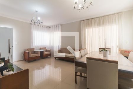 Sala de casa de condomínio para alugar com 3 quartos, 149m² em Vila Oliveira, Mogi das Cruzes