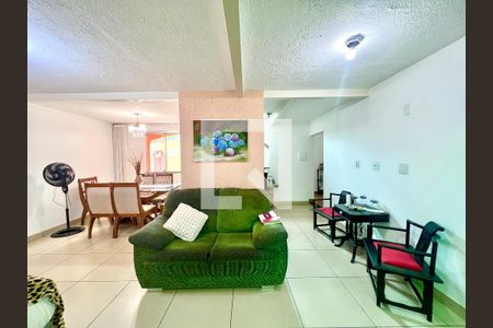 Casa à venda com 5 quartos, 400m² em Rio Branco, Belo Horizonte