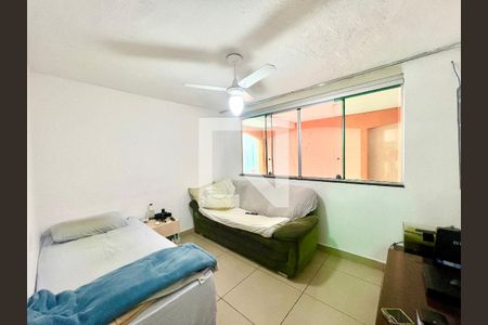 Casa à venda com 5 quartos, 400m² em Rio Branco, Belo Horizonte