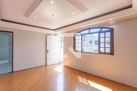 Casa para alugar com 3 quartos, 243m² em Taboão, Diadema