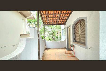 Casa à venda com 3 quartos, 250m² em Pacaembu, São Paulo