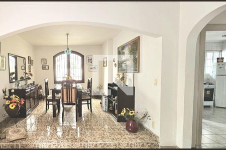 Casa à venda com 3 quartos, 250m² em Pacaembu, São Paulo