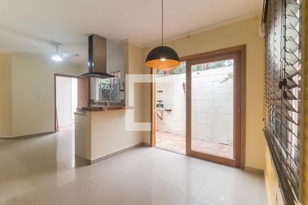 Casa de Condomínio para alugar com 3 quartos, 100m² em Jardim Lazzareschi, Mogi das Cruzes