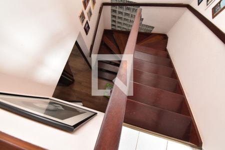 Casa à venda com 5 quartos, 330m² em Vista Alegre, Curitiba
