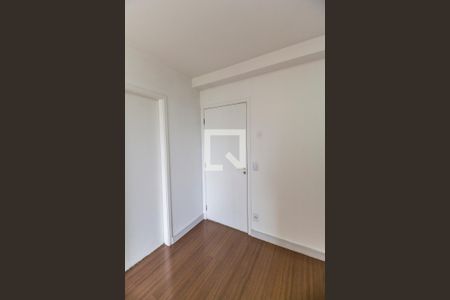 Entrada de apartamento para alugar com 2 quartos, 61m² em Jardim Tupanci, Barueri