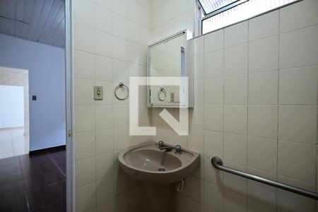 Banheiro Suíte  de casa para alugar com 1 quarto, 35m² em Jardim Kuabara, Taboão da Serra