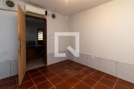 Quarto 1 de casa para alugar com 3 quartos, 80m² em Vila Nova, Porto Alegre