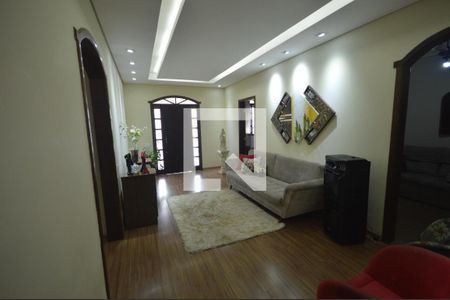 Casa à venda com 3 quartos, 360m² em Copacabana, Belo Horizonte