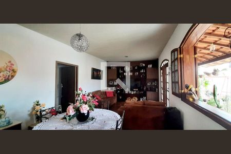 Casa à venda com 5 quartos, 201m² em Sagrada Família, Belo Horizonte