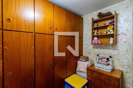 Cabinete de madeira com prateleiras e armários para crianças, com brinquedos e decoração infantil. de apartamento à venda com 3 quartos, 84m² em Casa Verde, São Paulo
