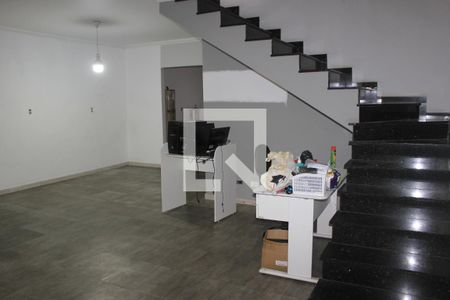 Sala  de casa para alugar com 4 quartos, 247m² em Vila Clotilde, Guarulhos